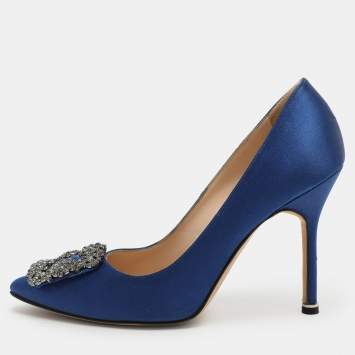 مملوكة مسبقًا Manolo Blahnik Blue Satin Hangisi Embellished Pumps Size 36.5
