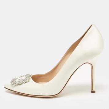 Pre Owned Manolo Blahnik Ivory Satin Hangisi Pumps Size 40.5