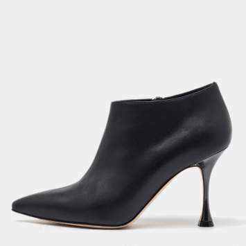 Pre Owned Manolo Blahnik Black Leather Pointed Toe Ankle Length Boots Size 37.5