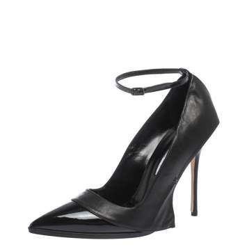 Pre Owned Manolo Blahnik Patent Leather Tracy Ankle Strap Pointed Toe Pumps Size 40.5