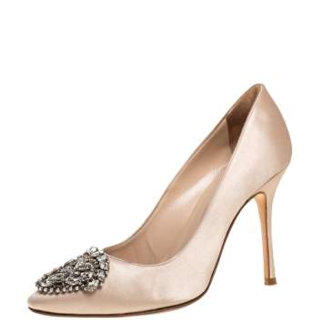Pre Owned Manolo Blahnik Beige Satin Okkava Crystal embellished Pumps Size 35