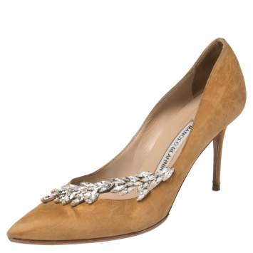 Pre Owned Manolo Blahnik Gold Satin Nadira Crystal Embellished Pointed Toe Pumps Size 37