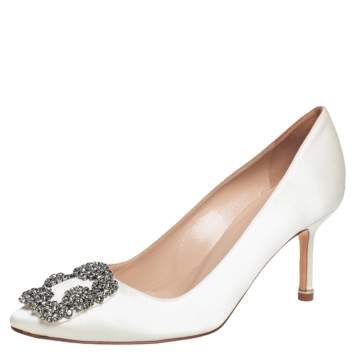 Pre Owned Manolo Blahnik Off White Satin Hangisi Embellished Pumps Size 35.5