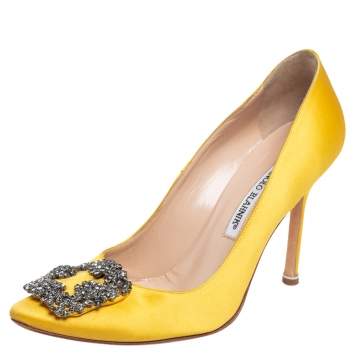 Pre Owned Manolo Blahnik Yellow Satin Hangisi Pumps Size 37.5 