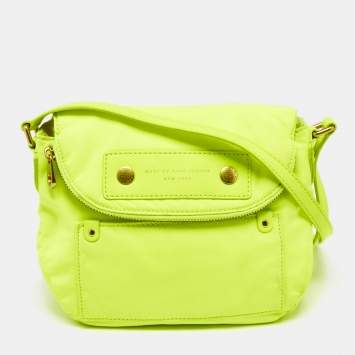 مملوكة مسبقًا Marc by Marc Jacobs Neon Green Nylon Preppy Natasha Crossbody Bag