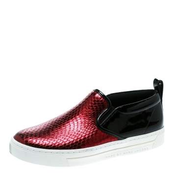 Pre Owned Marc by Marc Jacobs Metallic Red Snake Embossed Leather And Black Patent Leather Broome Slip On Sneakers Size 36