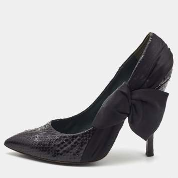 Pre Owned Marc Jacobs Black Snakeskin and Satin Side Bow Pointed Toe Pumps Size 39.5