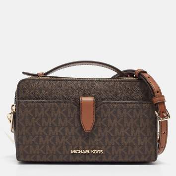 مملوكة مسبقًا Michael Kors Brown Brown Signature Coated Canvas Double Zip Phone Crossbody Bag
