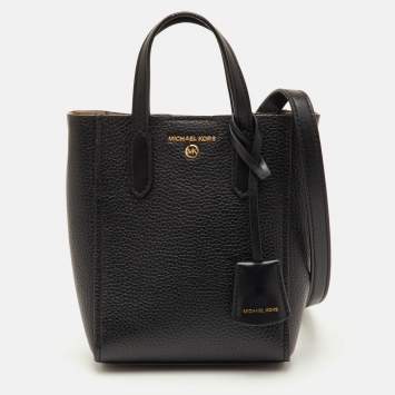 مملوكة مسبقًا حقيبة كروس بودي مايكل كورس سينكلير جلد أسود صغيرة جدًا