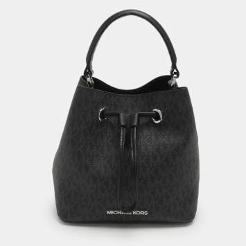 مملوكة مسبقًا Michael Kors Suri Black Signature Coated Canvas and Leather Drawstring Bucket bag