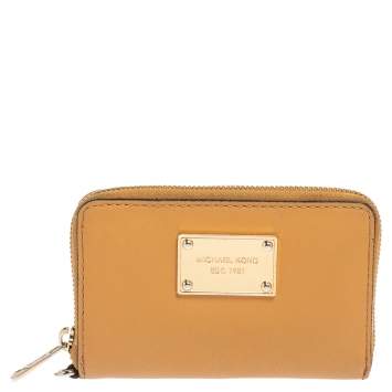 Pre Owned Michael Kors Tan Leather Zip Around Wristlet Wallet.