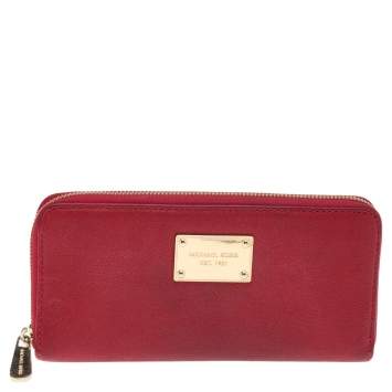 مملوكة مسبقًا Michael Kors Red Leather Jet Set Zip Around Wallet
