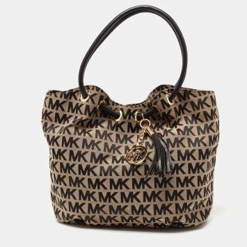 Pre Owned Michael Kors Beige/Black Signature Canvas and Leather Jet Set Drawstring Bag