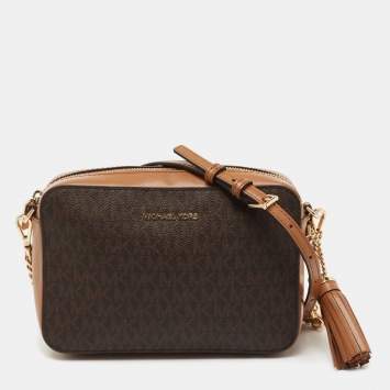 مملوكة مسبقًا Michael Kors Brown/Tan Signature Coated Canvas and Leather Jet Set Crossbody Bag