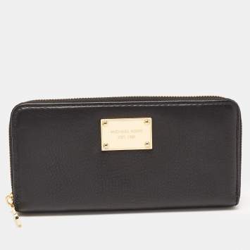 مملوكة مسبقًا Michael Kors Black Leather Jet Set Zip Around Wallet