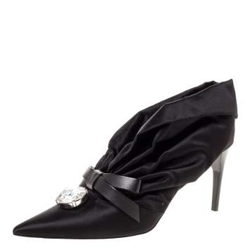مملوكة مسبقًا Miu Miu Black Ruched Satin Crystal Bow Embellished Pointed Toe Pumps Size 41