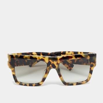 Pre Owned نظارة شمسية ميو ميو SMU 10W بنية/رمادية متدرجة إطار مربع