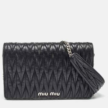 Pre Owned Miu Miu Black Matelassé Leather Chain Clutch Bag
