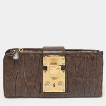 Pre Owned Miu Miu Dark Brown Matelassé Leather Clasp Lock Continental Wallet