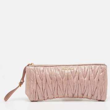 Pre Owned Miu Miu Dusty Pink Matelassé Lux Leather Zip Wristlet Clutch