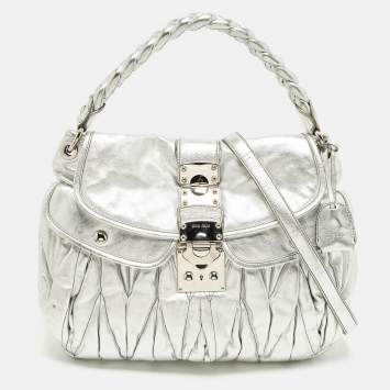 مملوكة مسبقًا حقيبة هوبو ميو ميو ماتيلاسيه فضي جلد