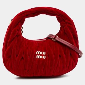 مملوكة مسبقًا Miu Miu Red Mini Matelasse Velvet Wander Bag