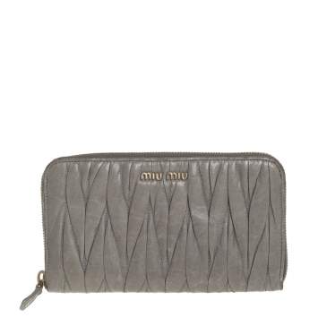 Pre Owned Miu Miu Avocado Green Matelassé Leather Zip Around Wallet