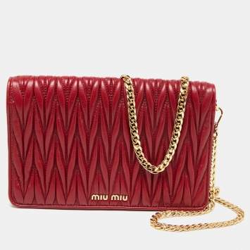 Pre Owned Miu Miu Red Matelassé Leather Flap Chain Clutch