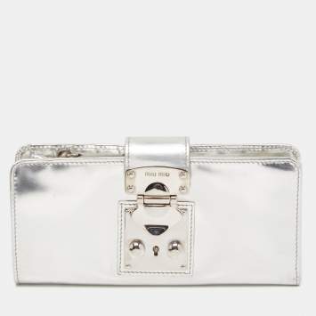 Pre Owned Miu Miu Silver Leather Pushlock Continental Wallet