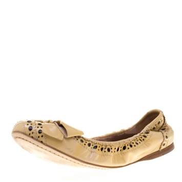 Pre Owned Miu Miu Beige Brogue Leather Scrunch Bow Ballet Flats Size 37.5
