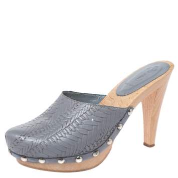 Pre Owned Miu Miu Grey Leather Studded Platform Clogs Size 40
