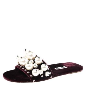 Pre Owned Miu Miu Burgundy Velvet Faux Pearl Embellished Flat Sandals Size 35.5