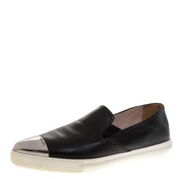 مملوكة مسبقًا Miu Miu Black Leather Metal Cap Toe Sneakers Size 38.5