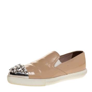 Pre Owned Miu Miu Beige Patent Leather Crystal Embellished Pointed Cap Toe Slip On Sneakers Size 35