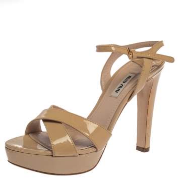 مملوكة مسبقًا Miu Miu Beige Patent Leather Ankle Strap Platform Sandals Size 38