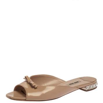Pre Owned Miu Miu Beige Patent Leather Bow Detail Crystal Embellished Heel Slide Flats Size 38.5