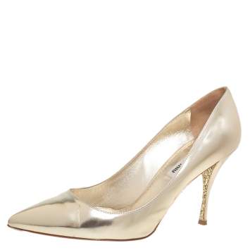 Pre Owned Miu Miu Gold Leather Pointed Toe Pumps Size 39