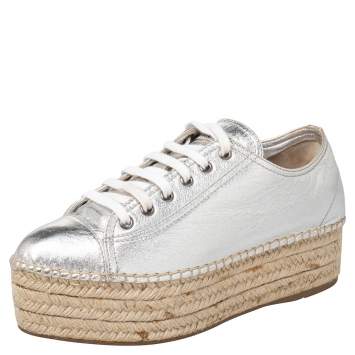 مملوكة مسبقًا Miu Miu Metallic Silver Leather Espadrille Sneakers Size 38