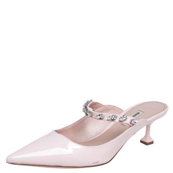 مملوكة مسبقًا Miu Miu Light Pink Patent Leather Crystal Embellished Mules Size 39.5