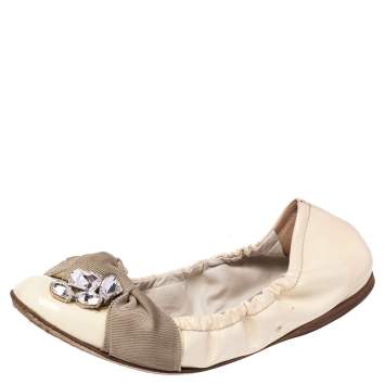 Pre Owned Miu Miu Cream Patent Leather Crystal Embellished Scrunch Ballet Flats Size 36