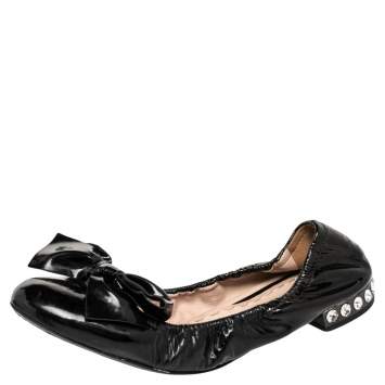 Pre Owned Miu Miu Black Patent Leather Bow Detail Crystal Embellished Scrunch Ballet Flats Size 37
