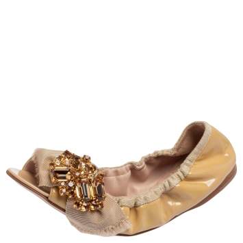 Pre Owned Miu Miu Beige Patent Leather Crystal Embellished Scrunch Ballet Flats Size 36