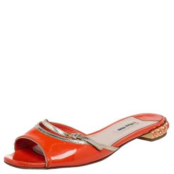 مملوكة مسبقًا Miu Miu Orange Patent Leather  Slide Sandals Size 36.5