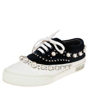 مملوكة مسبقًا Miu Miu Blue/White Velvet Faux Pearl-Embellished And Rubber Trainers Sneakers Size 39
