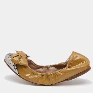 Pre Owned Miu Miu Beige Patent Leather Crystal Bow Embellished Cap Toe Ballet Flats Size 41