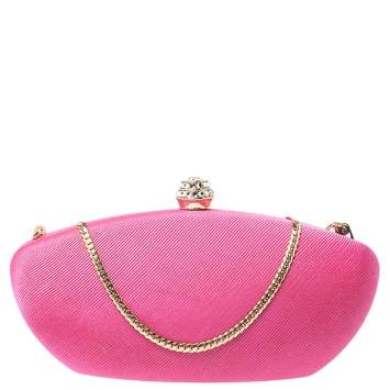 مملوكة مسبقًا Moschino Pink Canvas Chain Clutch