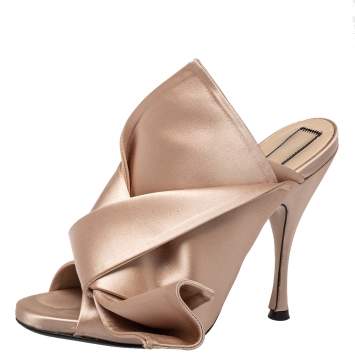 مملوكة مسبقًا  Nº21 Beige Satin Raso Knot Peep Toe Mules Size 38