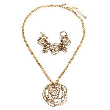 Pre Owned Oscar de la Renta Flower Motif Gold Tone Bracelet & Pendant Necklace Set