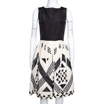 Pre Owned Oscar de la Renta Monochrome Silk Embellished Sleeveless Dress S