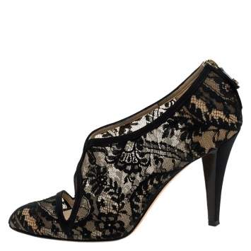 Pre Owned Oscar de la Renta Black Lace Cut Out V Neck Pumps Size 39